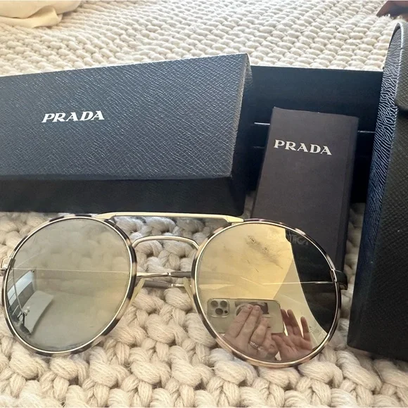 Prada sunglasses - Picture 2 of 8